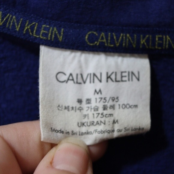 Calvin Klein Blue 1/4 Zip Pullover Kangaroo Pocket Sweatshirt Medium 1981 Logo - Picture 7 of 8